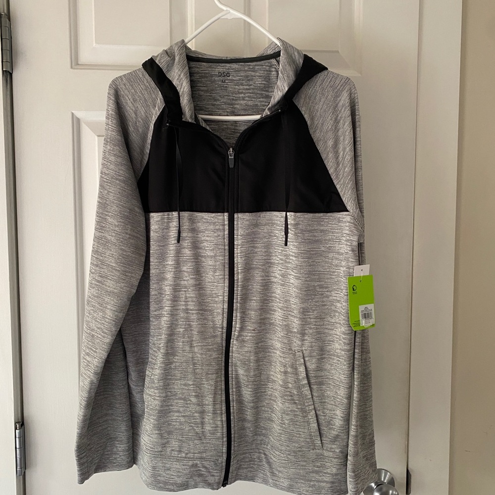 Never worn! Comfy / cool lightweight!